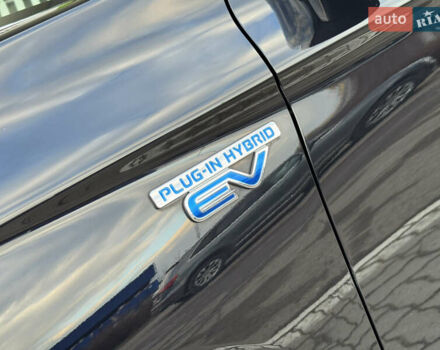 Чорний Міцубісі Аутлендер, об'ємом двигуна 2 л та пробігом 157 тис. км за 15299 $, фото 33 на Automoto.ua