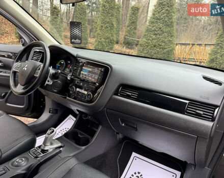 Черный Мицубиси Аутлендер, объемом двигателя 2 л и пробегом 173 тыс. км за 15299 $, фото 88 на Automoto.ua