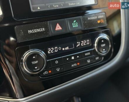 Черный Мицубиси Аутлендер, объемом двигателя 2.4 л и пробегом 231 тыс. км за 12600 $, фото 19 на Automoto.ua