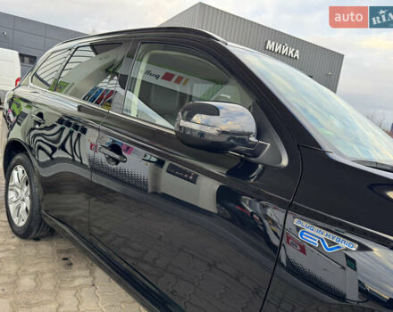 Чорний Міцубісі Аутлендер, об'ємом двигуна 2 л та пробігом 157 тис. км за 15299 $, фото 13 на Automoto.ua