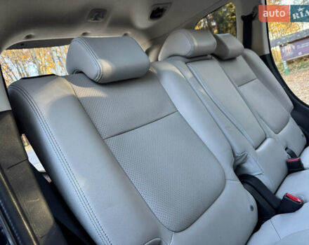 Чорний Міцубісі Аутлендер, об'ємом двигуна 2 л та пробігом 173 тис. км за 15299 $, фото 119 на Automoto.ua