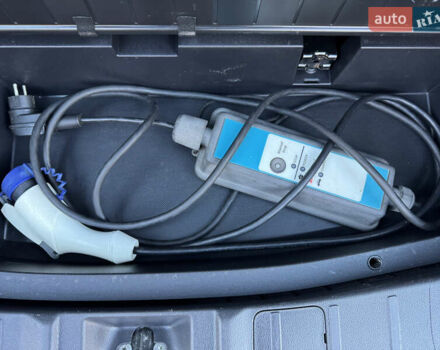 Чорний Міцубісі Аутлендер, об'ємом двигуна 2 л та пробігом 173 тис. км за 15299 $, фото 124 на Automoto.ua