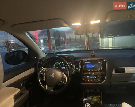 Черный Мицубиси Аутлендер, объемом двигателя 2 л и пробегом 206 тыс. км за 14500 $, фото 14 на Automoto.ua