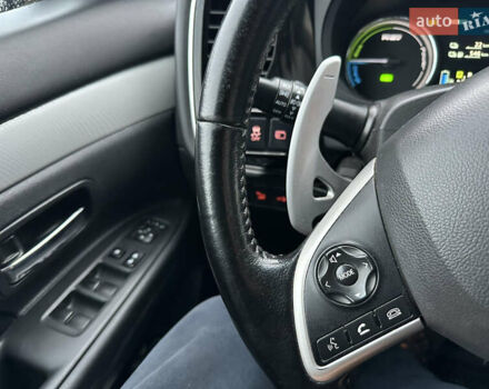 Черный Мицубиси Аутлендер, объемом двигателя 2 л и пробегом 223 тыс. км за 13400 $, фото 19 на Automoto.ua