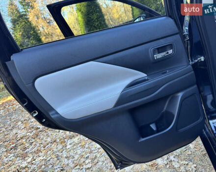 Чорний Міцубісі Аутлендер, об'ємом двигуна 2 л та пробігом 173 тис. км за 15299 $, фото 107 на Automoto.ua