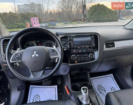 Чорний Міцубісі Аутлендер, об'ємом двигуна 2 л та пробігом 157 тис. км за 15299 $, фото 91 на Automoto.ua