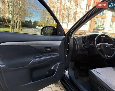 Черный Мицубиси Аутлендер, объемом двигателя 2.4 л и пробегом 270 тыс. км за 12500 $, фото 17 на Automoto.ua