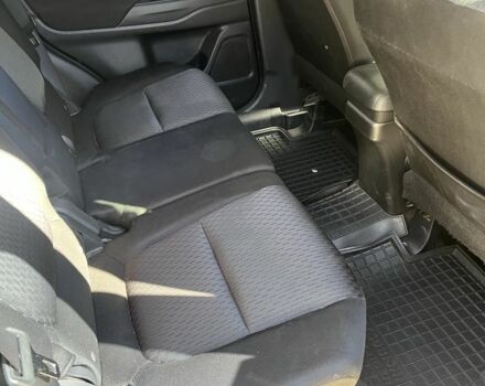 Черный Мицубиси Аутлендер, объемом двигателя 2 л и пробегом 150 тыс. км за 12000 $, фото 6 на Automoto.ua