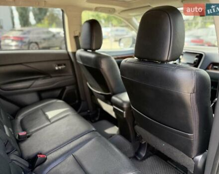 Черный Мицубиси Аутлендер, объемом двигателя 2.4 л и пробегом 231 тыс. км за 12600 $, фото 27 на Automoto.ua