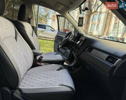 Черный Мицубиси Аутлендер, объемом двигателя 2.4 л и пробегом 270 тыс. км за 12500 $, фото 26 на Automoto.ua