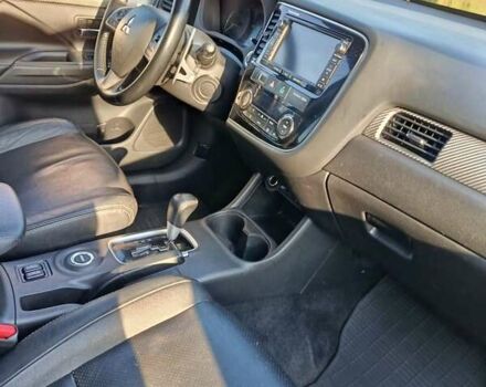 Черный Мицубиси Аутлендер, объемом двигателя 2.27 л и пробегом 260 тыс. км за 14850 $, фото 8 на Automoto.ua