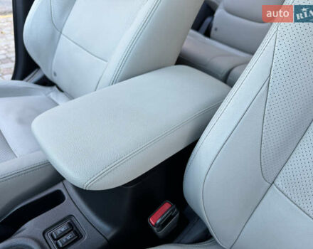 Чорний Міцубісі Аутлендер, об'ємом двигуна 2 л та пробігом 173 тис. км за 15299 $, фото 94 на Automoto.ua