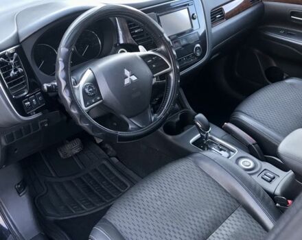 Черный Мицубиси Аутлендер, объемом двигателя 3 л и пробегом 250 тыс. км за 13500 $, фото 10 на Automoto.ua