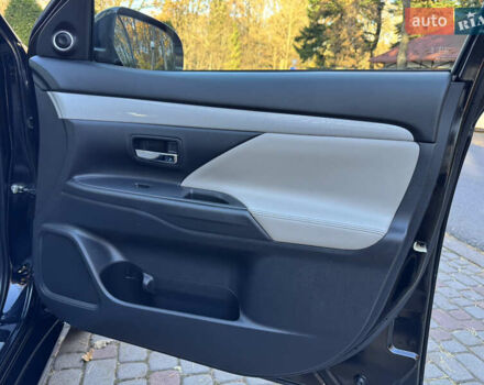 Чорний Міцубісі Аутлендер, об'ємом двигуна 2 л та пробігом 173 тис. км за 15299 $, фото 95 на Automoto.ua