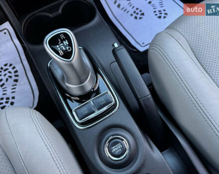 Чорний Міцубісі Аутлендер, об'ємом двигуна 2 л та пробігом 173 тис. км за 15299 $, фото 92 на Automoto.ua