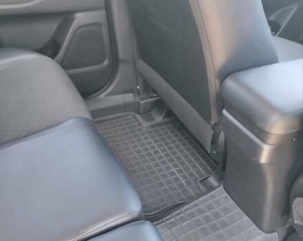 Черный Мицубиси Аутлендер, объемом двигателя 2.42 л и пробегом 148 тыс. км за 13000 $, фото 2 на Automoto.ua