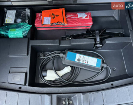 Чорний Міцубісі Аутлендер, об'ємом двигуна 2 л та пробігом 157 тис. км за 15299 $, фото 106 на Automoto.ua