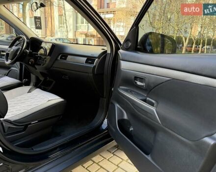 Черный Мицубиси Аутлендер, объемом двигателя 2.4 л и пробегом 270 тыс. км за 12500 $, фото 24 на Automoto.ua