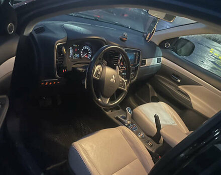 Черный Мицубиси Аутлендер, объемом двигателя 2 л и пробегом 206 тыс. км за 14500 $, фото 7 на Automoto.ua