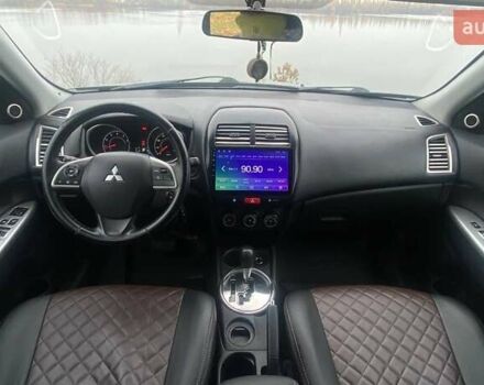 Чорний Міцубісі Аутлендер, об'ємом двигуна 2 л та пробігом 250 тис. км за 10800 $, фото 13 на Automoto.ua