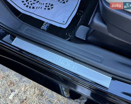 Чорний Міцубісі Аутлендер, об'ємом двигуна 2 л та пробігом 173 тис. км за 15299 $, фото 78 на Automoto.ua
