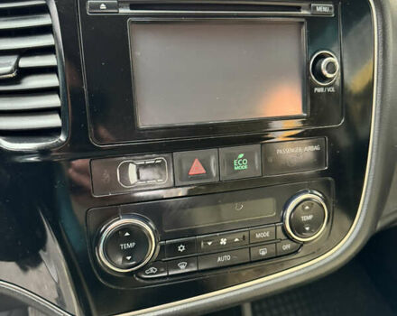 Черный Мицубиси Аутлендер, объемом двигателя 2.27 л и пробегом 244 тыс. км за 14000 $, фото 23 на Automoto.ua