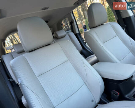 Чорний Міцубісі Аутлендер, об'ємом двигуна 2 л та пробігом 173 тис. км за 15299 $, фото 100 на Automoto.ua