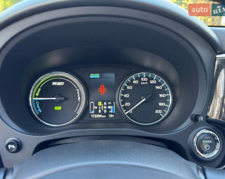 Чорний Міцубісі Аутлендер, об'ємом двигуна 2 л та пробігом 173 тис. км за 15299 $, фото 88 на Automoto.ua