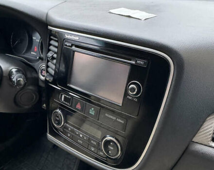 Черный Мицубиси Аутлендер, объемом двигателя 2.27 л и пробегом 244 тыс. км за 14000 $, фото 15 на Automoto.ua