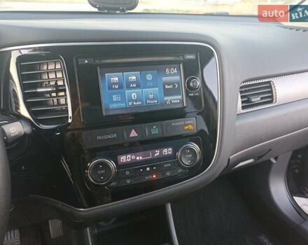 Черный Мицубиси Аутлендер, объемом двигателя 0 л и пробегом 203 тыс. км за 12600 $, фото 10 на Automoto.ua