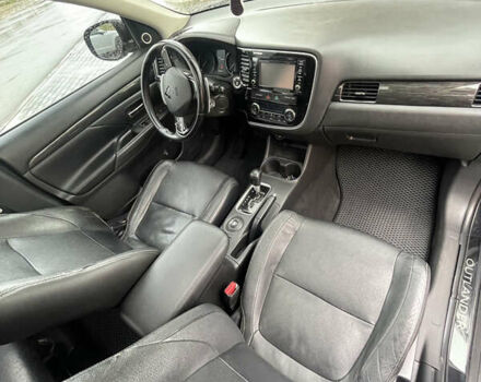 Черный Мицубиси Аутлендер, объемом двигателя 3 л и пробегом 257 тыс. км за 13699 $, фото 15 на Automoto.ua