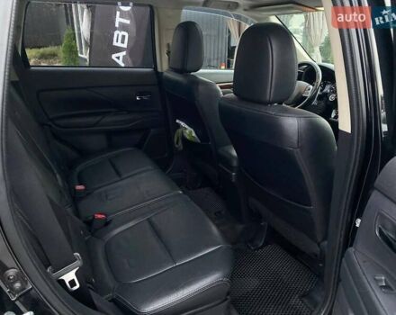 Чорний Міцубісі Аутлендер, об'ємом двигуна 3 л та пробігом 146 тис. км за 16690 $, фото 14 на Automoto.ua