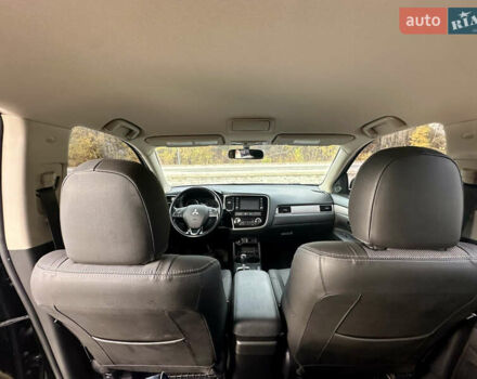 Черный Мицубиси Аутлендер, объемом двигателя 2.36 л и пробегом 119 тыс. км за 15600 $, фото 8 на Automoto.ua