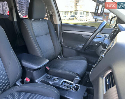 Черный Мицубиси Аутлендер, объемом двигателя 2.36 л и пробегом 150 тыс. км за 14900 $, фото 48 на Automoto.ua