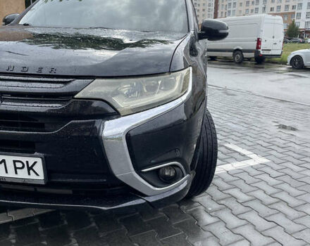 Черный Мицубиси Аутлендер, объемом двигателя 3 л и пробегом 257 тыс. км за 13699 $, фото 6 на Automoto.ua