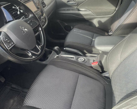 Чорний Міцубісі Аутлендер, об'ємом двигуна 2.36 л та пробігом 121 тис. км за 14700 $, фото 6 на Automoto.ua