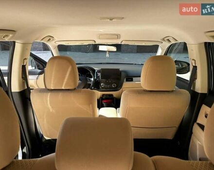 Чорний Міцубісі Аутлендер, об'ємом двигуна 2.36 л та пробігом 225 тис. км за 13699 $, фото 19 на Automoto.ua