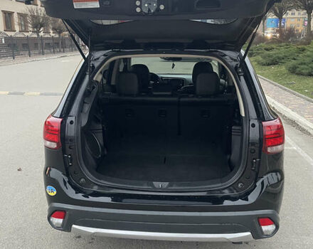 Черный Мицубиси Аутлендер, объемом двигателя 3 л и пробегом 260 тыс. км за 13799 $, фото 13 на Automoto.ua