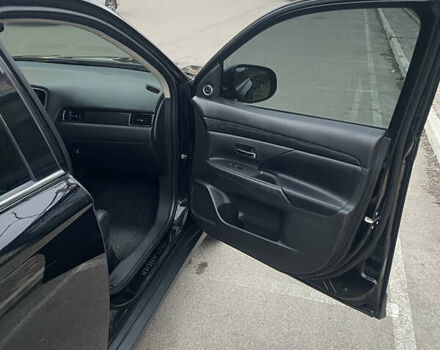 Черный Мицубиси Аутлендер, объемом двигателя 3 л и пробегом 260 тыс. км за 13799 $, фото 9 на Automoto.ua