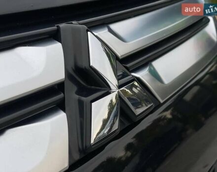 Черный Мицубиси Аутлендер, объемом двигателя 3 л и пробегом 146 тыс. км за 15990 $, фото 3 на Automoto.ua