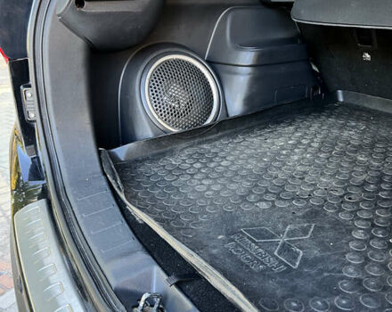 Чорний Міцубісі Аутлендер, об'ємом двигуна 2 л та пробігом 233 тис. км за 18000 $, фото 4 на Automoto.ua