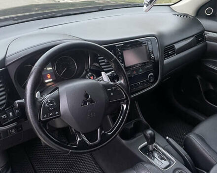 Черный Мицубиси Аутлендер, объемом двигателя 3 л и пробегом 260 тыс. км за 13799 $, фото 23 на Automoto.ua