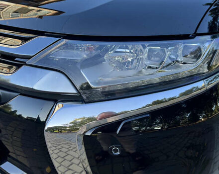 Чорний Міцубісі Аутлендер, об'ємом двигуна 2 л та пробігом 233 тис. км за 18000 $, фото 15 на Automoto.ua