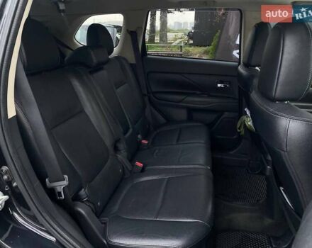 Черный Мицубиси Аутлендер, объемом двигателя 3 л и пробегом 146 тыс. км за 15990 $, фото 15 на Automoto.ua