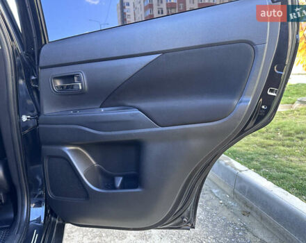 Черный Мицубиси Аутлендер, объемом двигателя 2.36 л и пробегом 150 тыс. км за 14900 $, фото 39 на Automoto.ua