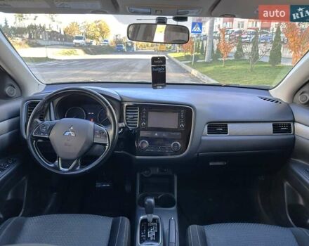 Черный Мицубиси Аутлендер, объемом двигателя 2.36 л и пробегом 150 тыс. км за 14900 $, фото 28 на Automoto.ua