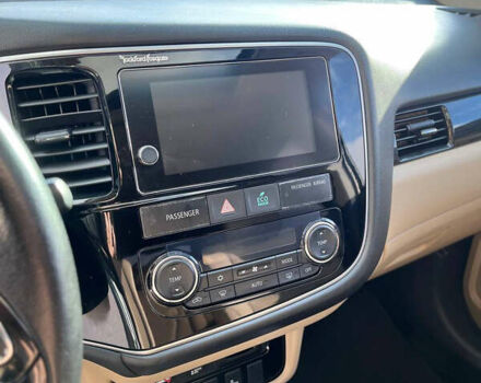 Черный Мицубиси Аутлендер, объемом двигателя 2.36 л и пробегом 91 тыс. км за 15500 $, фото 13 на Automoto.ua