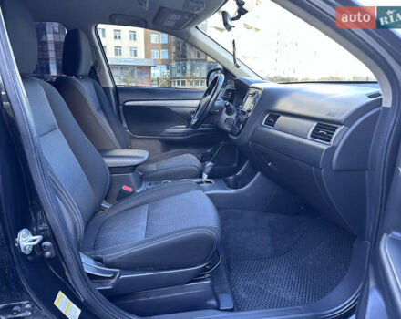 Черный Мицубиси Аутлендер, объемом двигателя 2.36 л и пробегом 150 тыс. км за 14900 $, фото 44 на Automoto.ua