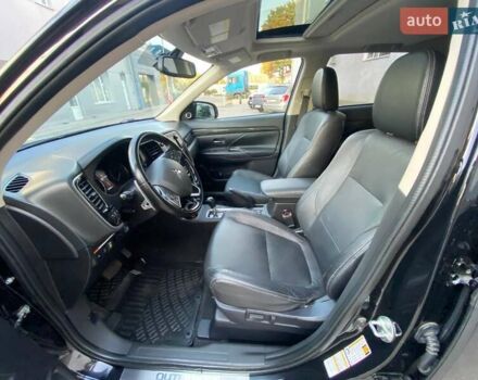 Чорний Міцубісі Аутлендер, об'ємом двигуна 3 л та пробігом 105 тис. км за 18200 $, фото 3 на Automoto.ua