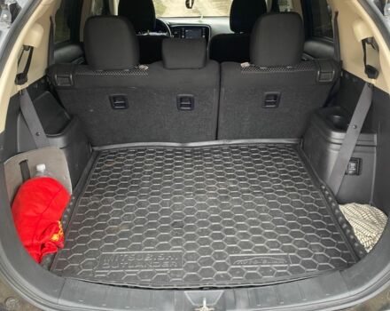 Черный Мицубиси Аутлендер, объемом двигателя 2.4 л и пробегом 185 тыс. км за 14300 $, фото 5 на Automoto.ua